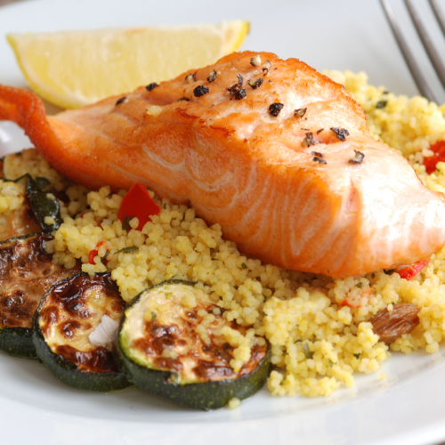 cuscus salteado con salmon a la plancha