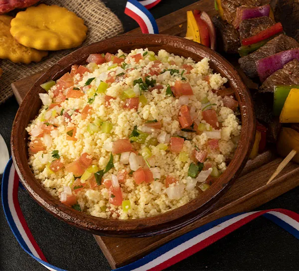 cuscus estilo pebre con anticuchos