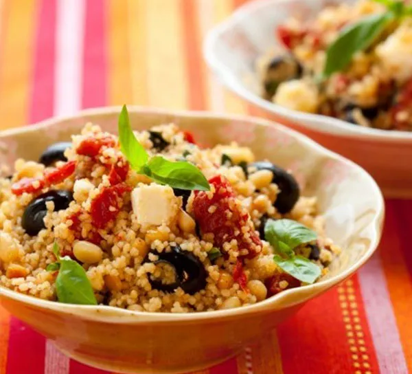 cuscus con frutos del huerto y queso de cabra