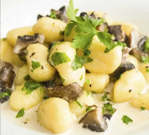 gnocchi con champiñones