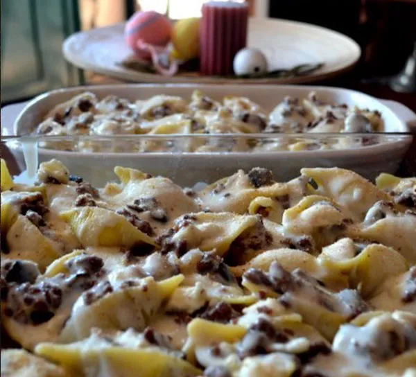 pastel de caracoles trattoria con champinones y tocino