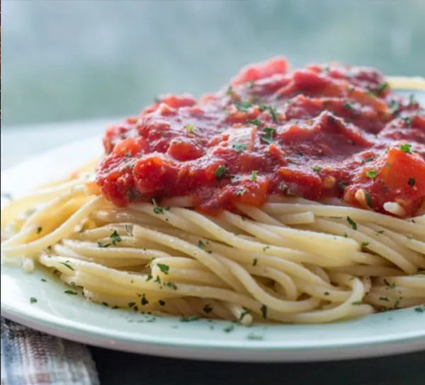 spaghetti al eneldo